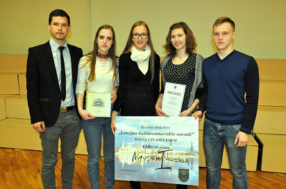 Uzvarētāji - Nautrēnu vidusskolas I komanda (foto: Madara Bērtiņa)