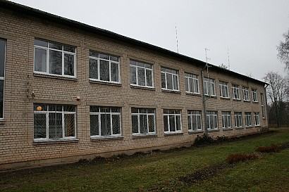 Pušas pagasta administrācijas ēkas logu un durvju nomaiņa