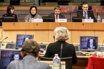 Foto no konferences. Pirmā no kreisās puses: Anna Jaudzema