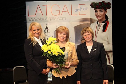 No kreisās: Latgales reģiona plānošanas padomes vadītāja Iveta Maļina-Tabūne, viesumājas 