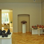 Keramikas izstāde Lūznavas muižas telpās